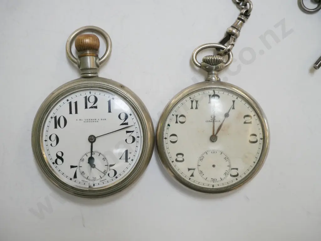 2x fob watches - 1 with tray Image 1++