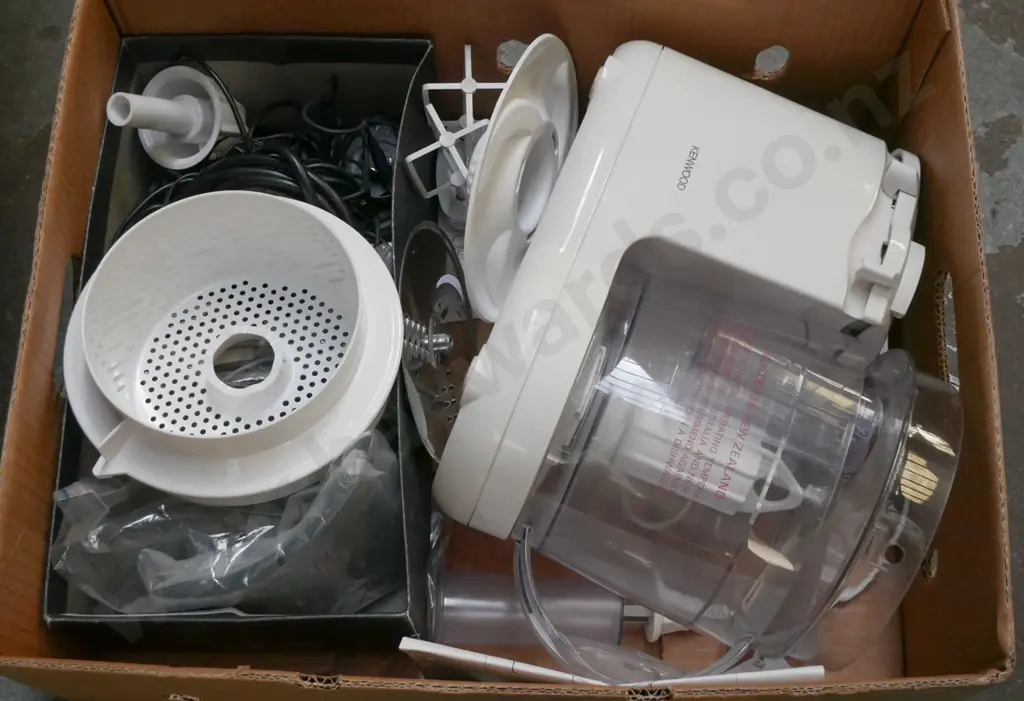 Kenwood mixer and accessories Image 1++
