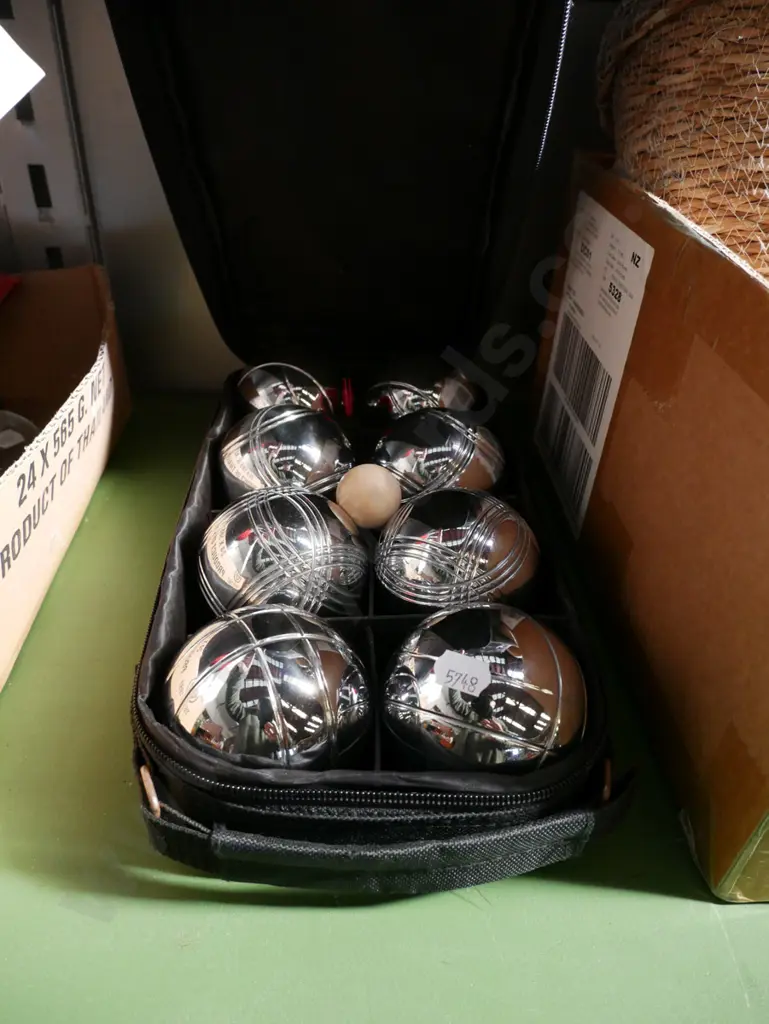 cased petanque Image 1++