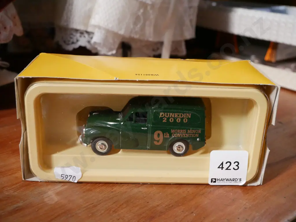 collectable scale model car of Dunedin 2000 Morris Minor convention Image 1++