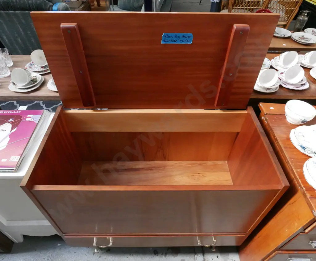 mid-century Big House furniture blanket box with drawer Image 1++