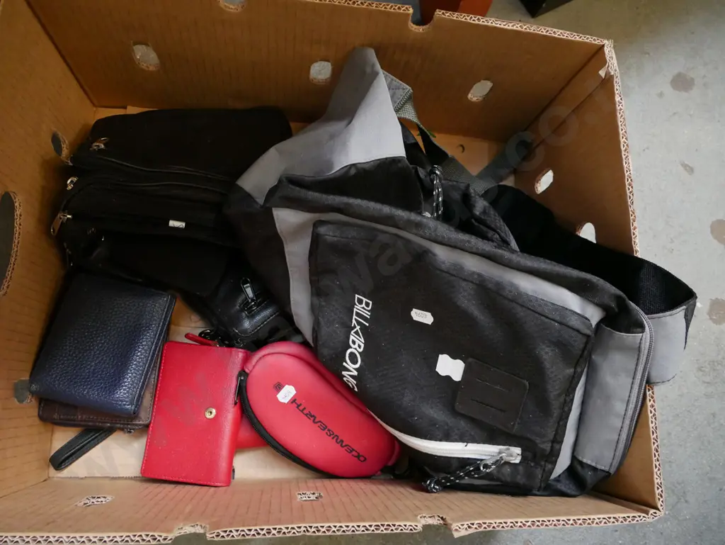 box; backpack, purses, glasses case etc Image 1++