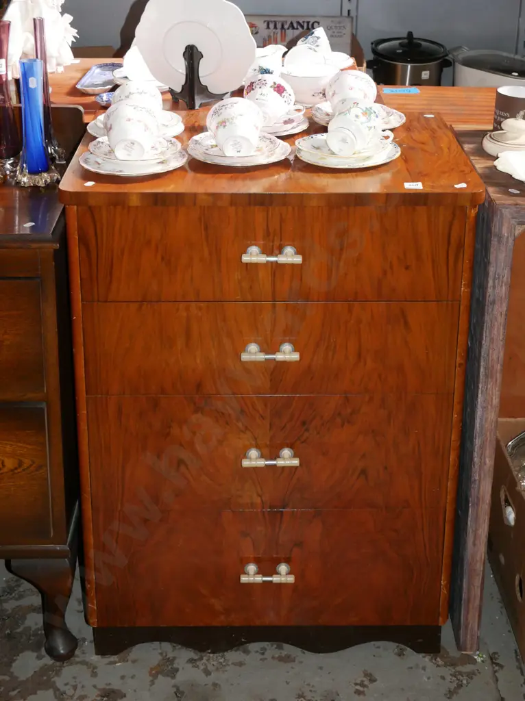 deco burrwood veneer 4 drawr chest H-835 W-610 D-430 Image 1++
