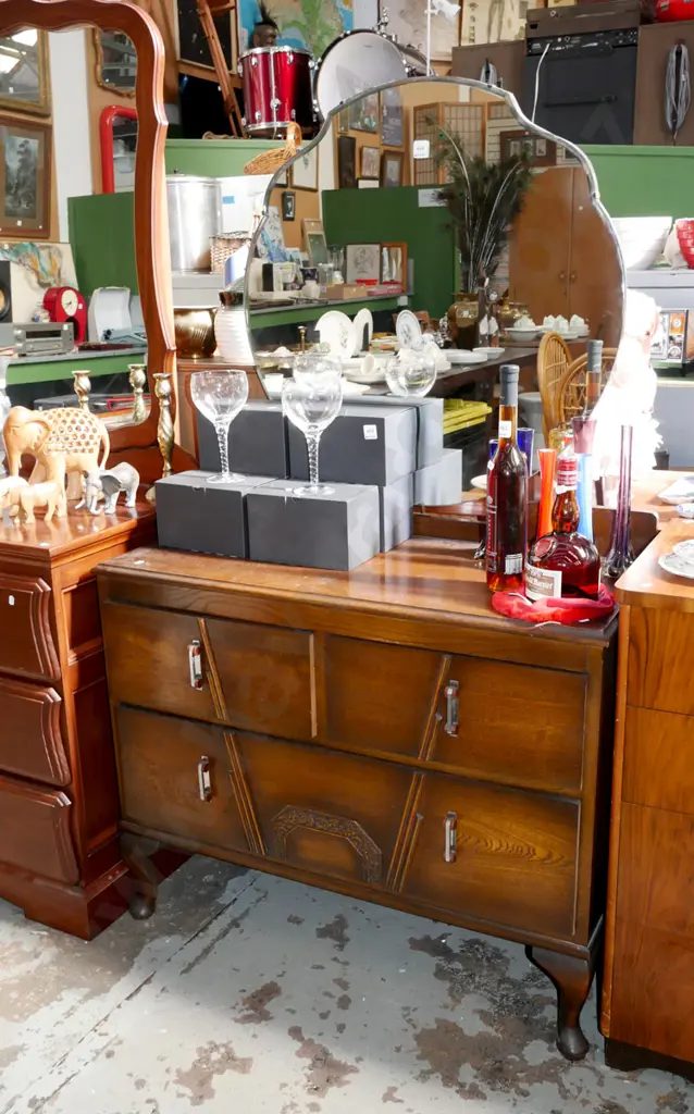 deco 3 drawer mirror back dresser H-1580 W-960 D-420 Image 1++