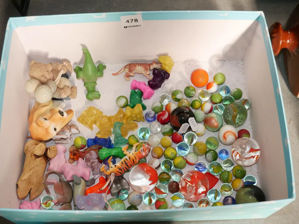 box; marbles, toys Image 1++