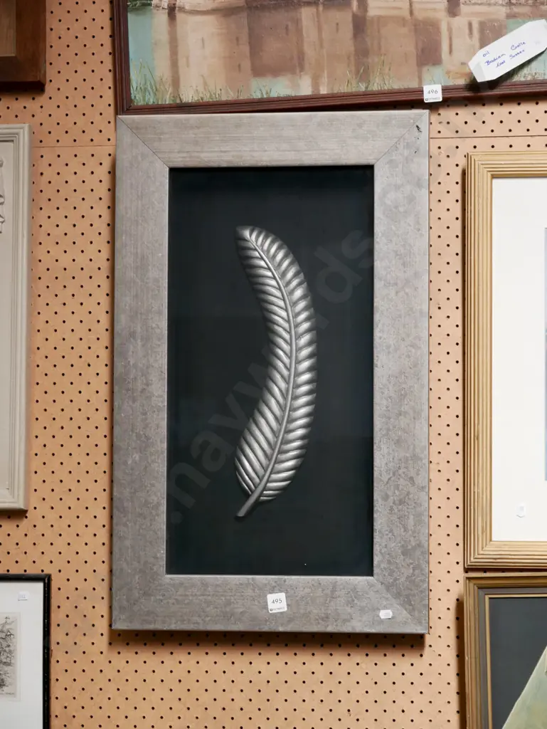 3D framed silver fern frond Image 1++