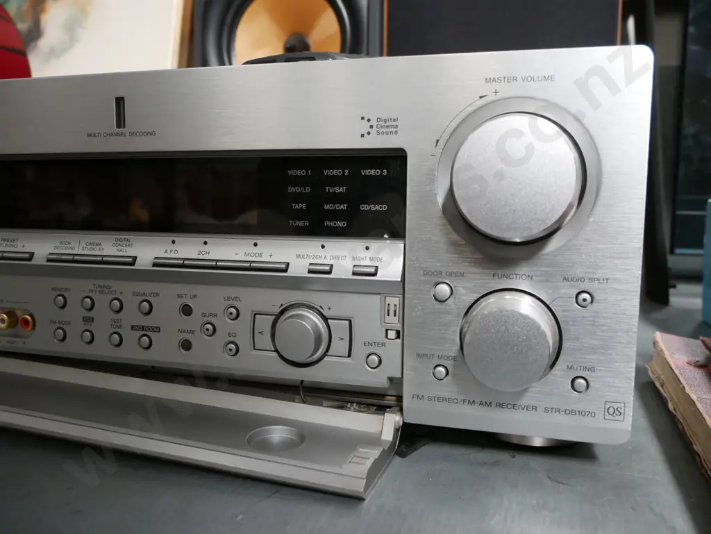 Sony FM stereo receiver and pair of B&W DM602 S2 speakers (1 tweeter may have damage) Image 1++