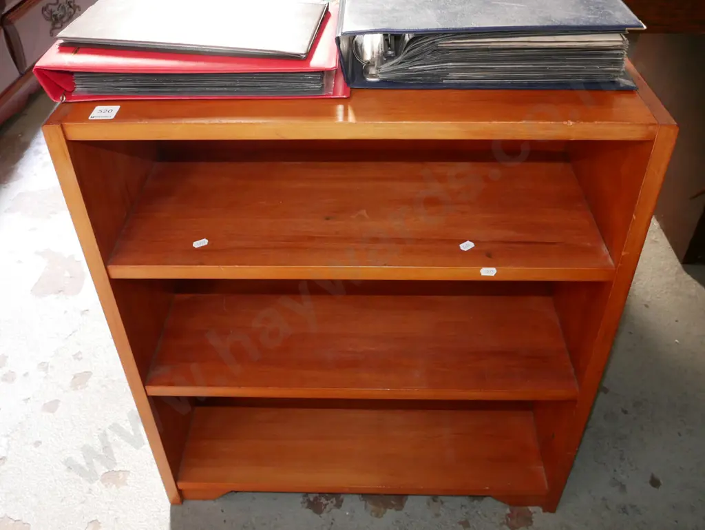 rimu bookcase H-740 W-620 D-240 Image 1++
