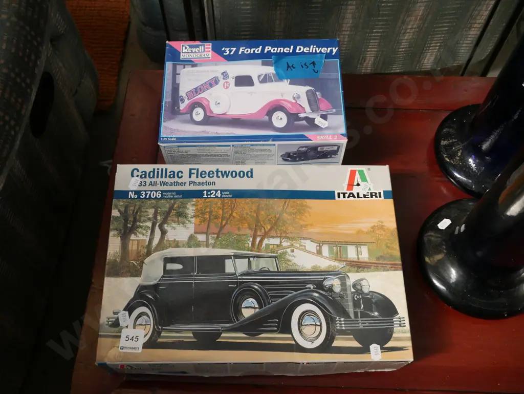2x partially assembled model vehicles - As Is No returns Image 1++