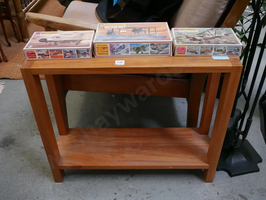 small rimu end table H-500 W-600 D-200 Image 1++