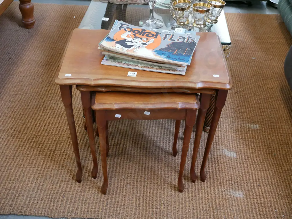 mahogany nest of 3 tables Image 1++