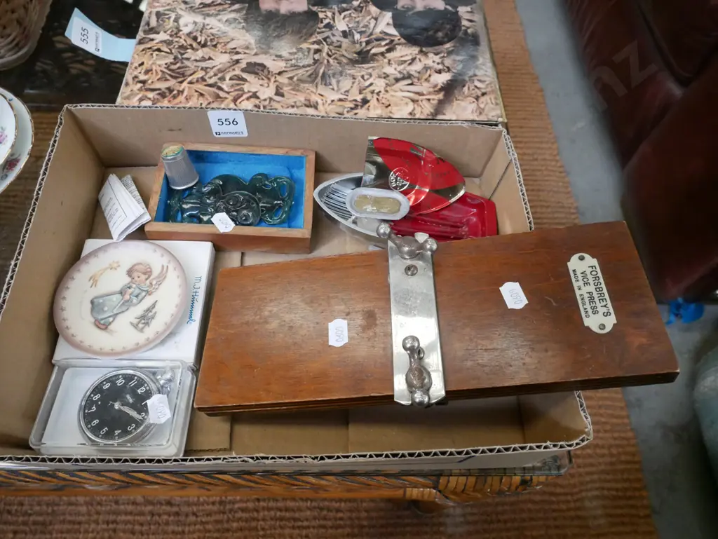 box; plasic tikis, stop watch etc Image 1++