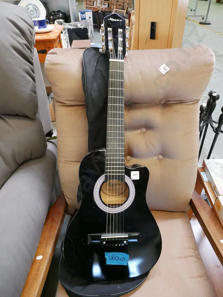 Karrera 3/4 acoustic guitar Image 1++