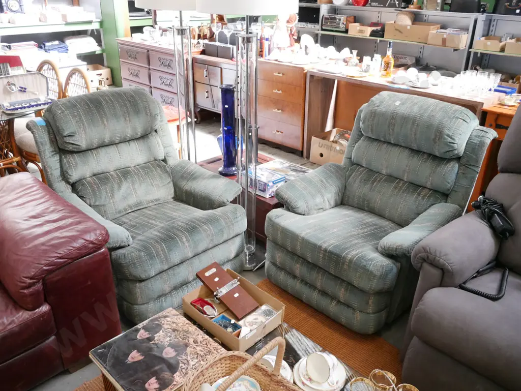 2x grey La Z Boy style armchairs Image 1++