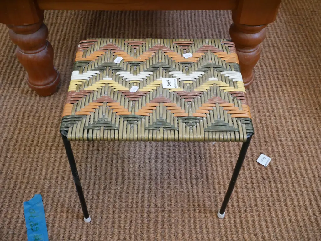 small retro woven plastic stool Image 1++