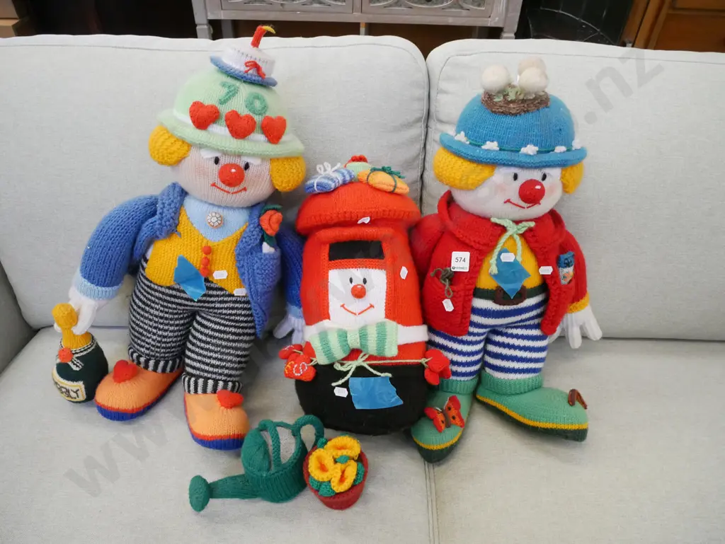 2x hand knitted clowns, friendly mail box Image 1++