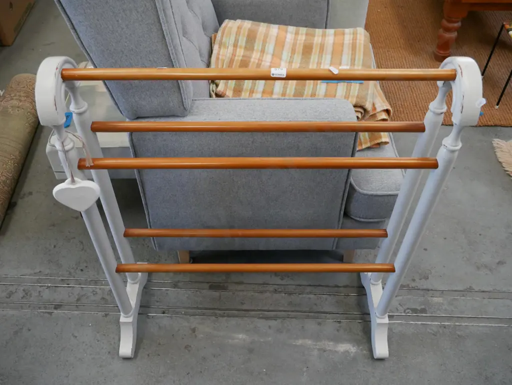 wooden towel rail Image 1++