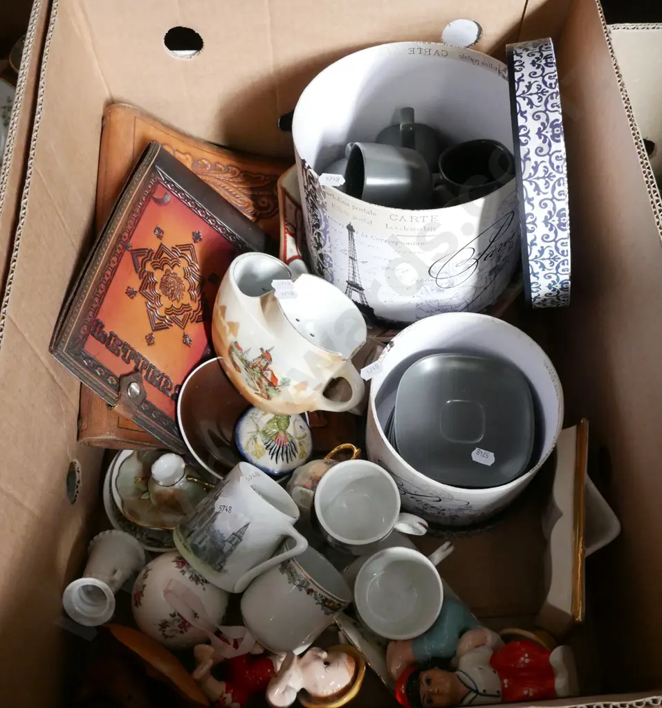 box; storage containers, cups, miniatures, leather letter case etc Image 1++