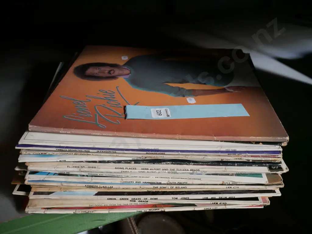 LPs, Lionel Ritchie, Solid Gold Hits etc Image 1++