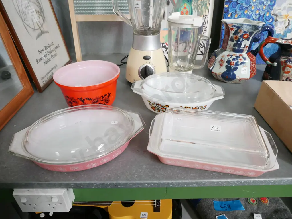 3 x retro milk glass lidded baking dishes & bowl Image 1++
