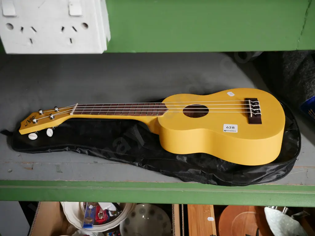 Aria ukelele  Image 1++