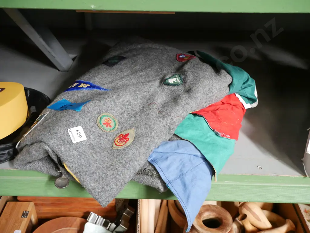gray woollen blanket with attached Scouts badges Image 1++