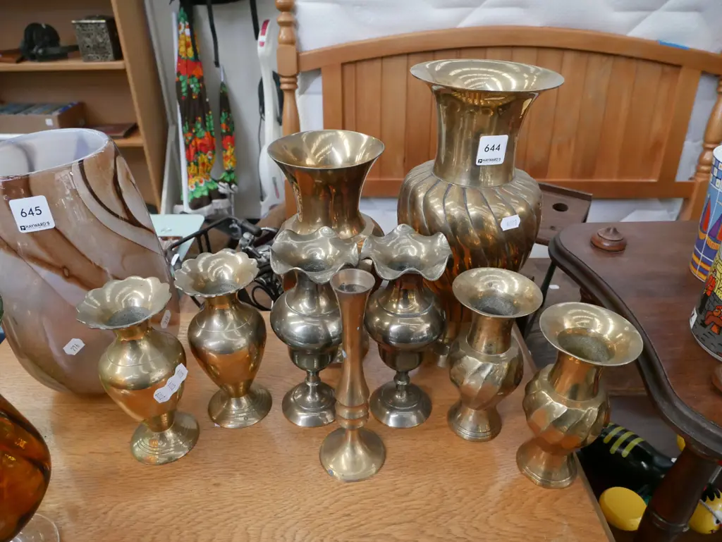 9 brass vases Tallest  H-280 Image 1++