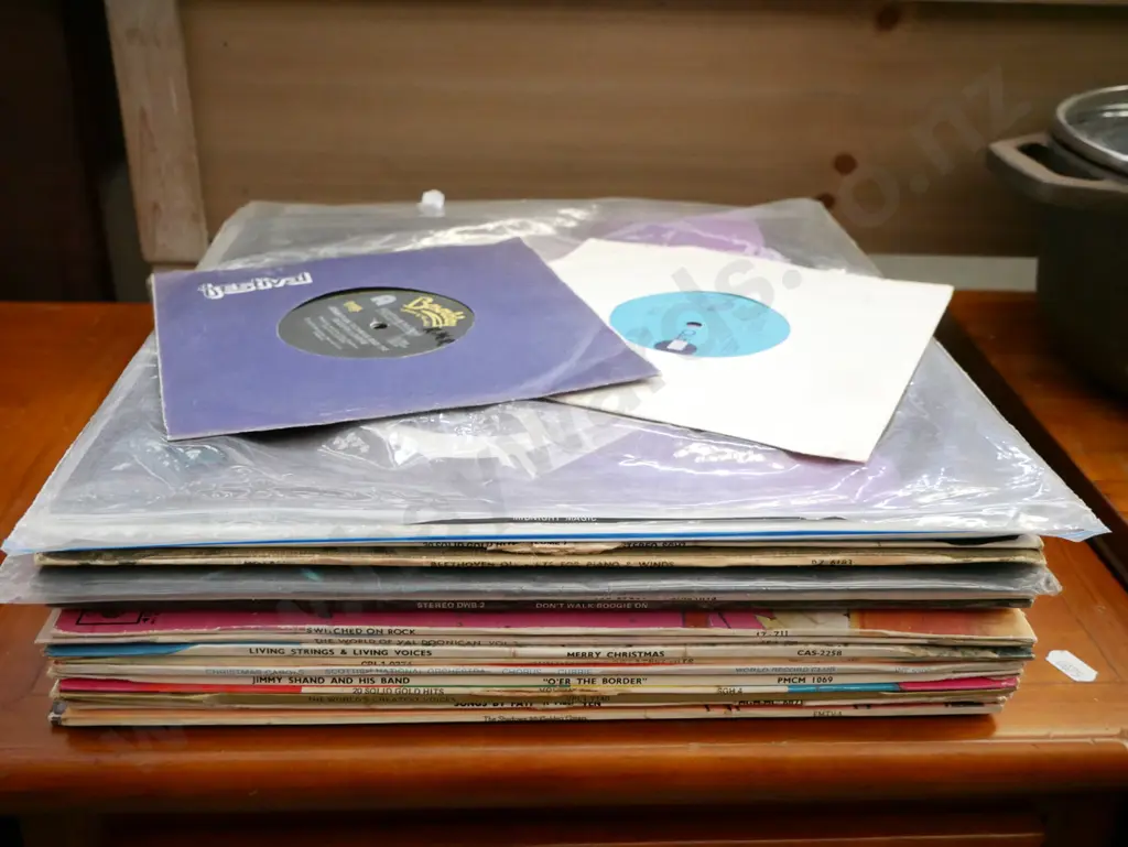 LPS; Commodores, Solid Gold Hits etc Image 1++
