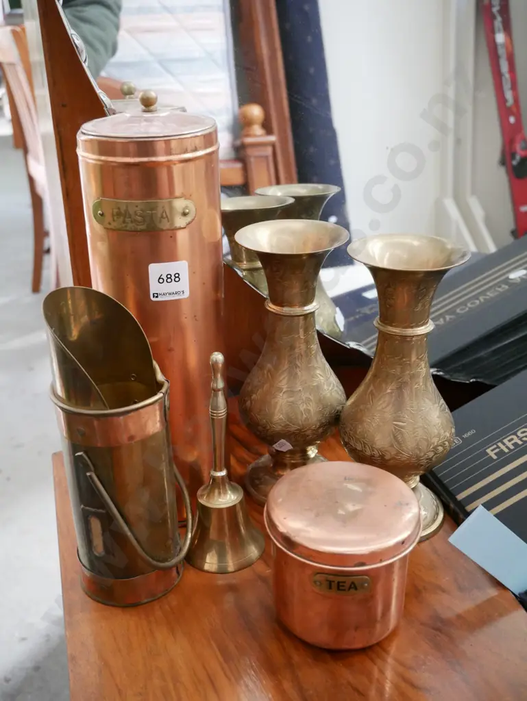 copper pasta & tea storage canisters, brass vases etc Image 1++