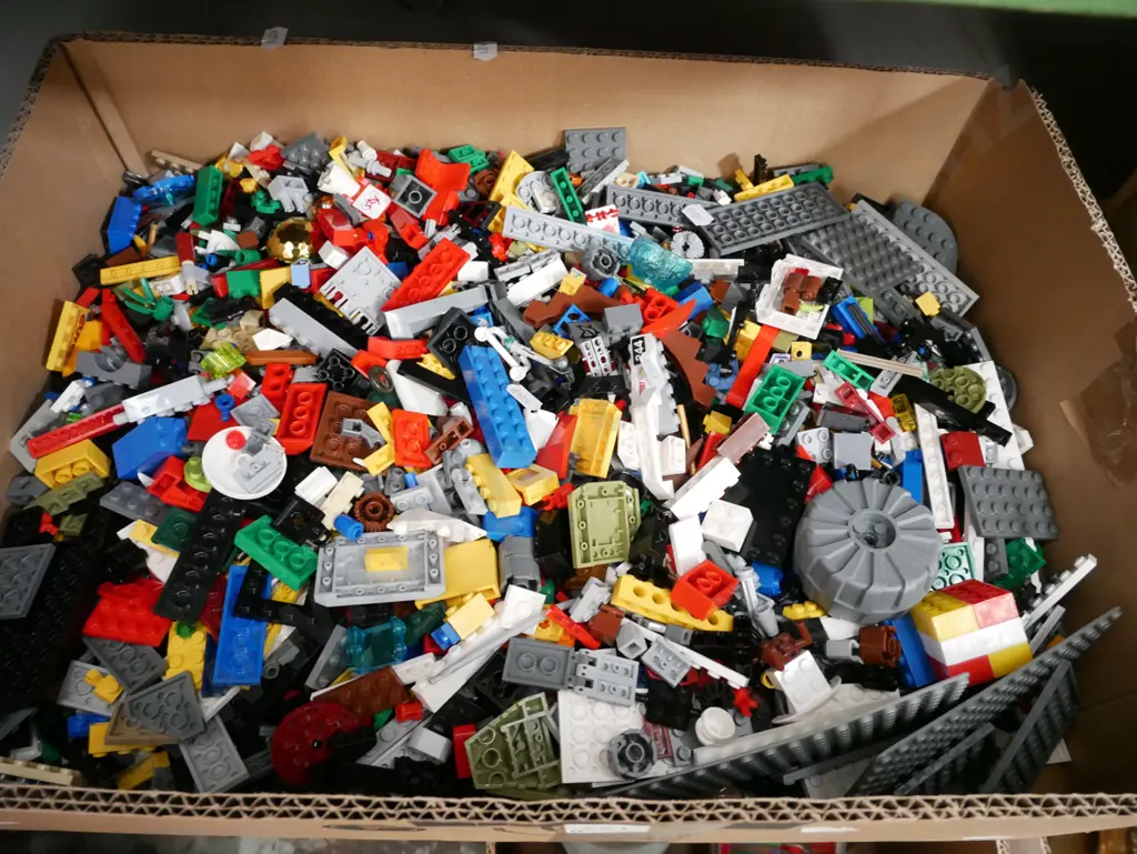 box of Lego Image 1++