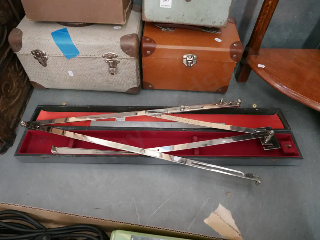 chrome pantograph / tracing device in hard case Image 1++
