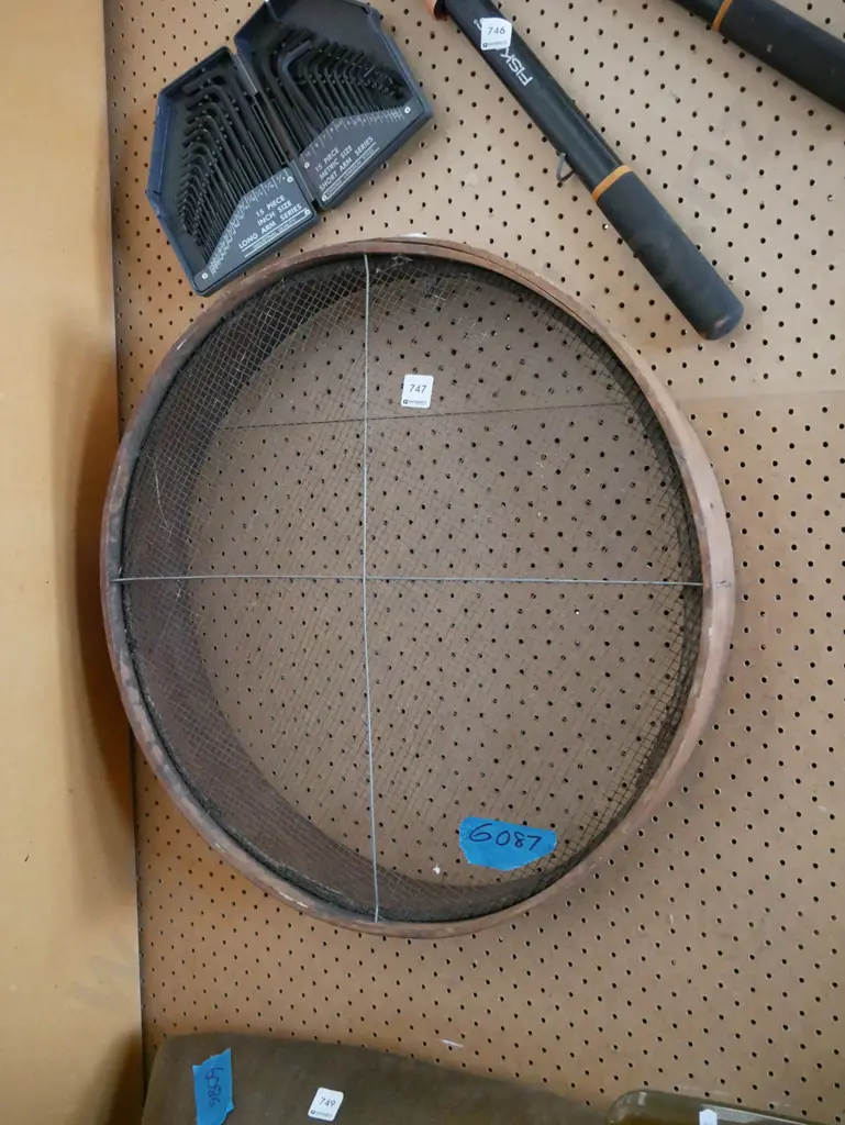 vintage garden sieve Image 1++