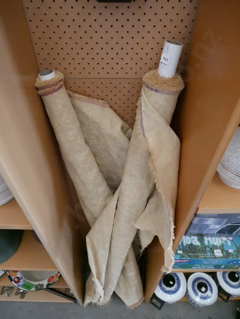 2x bolts of upholstery fabric Image 1++