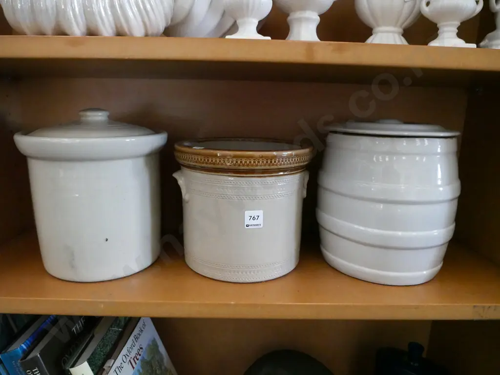 3x wide mouth staorage crocks - only 2 lids - both have chips Image 1++