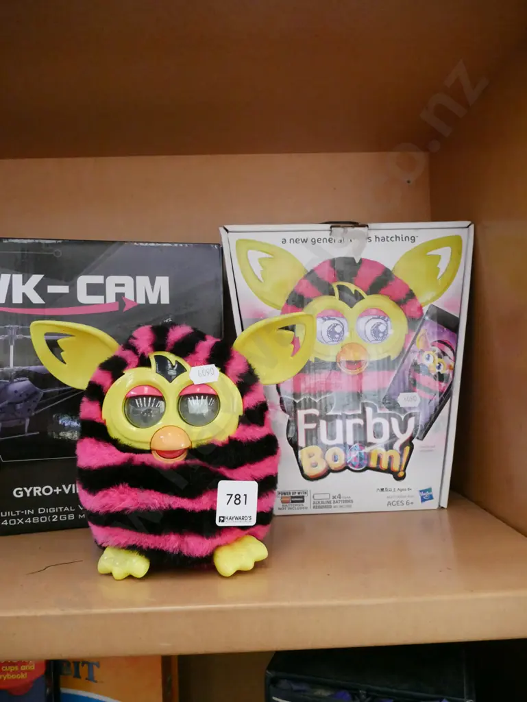 Furbie in orginal box Image 1++