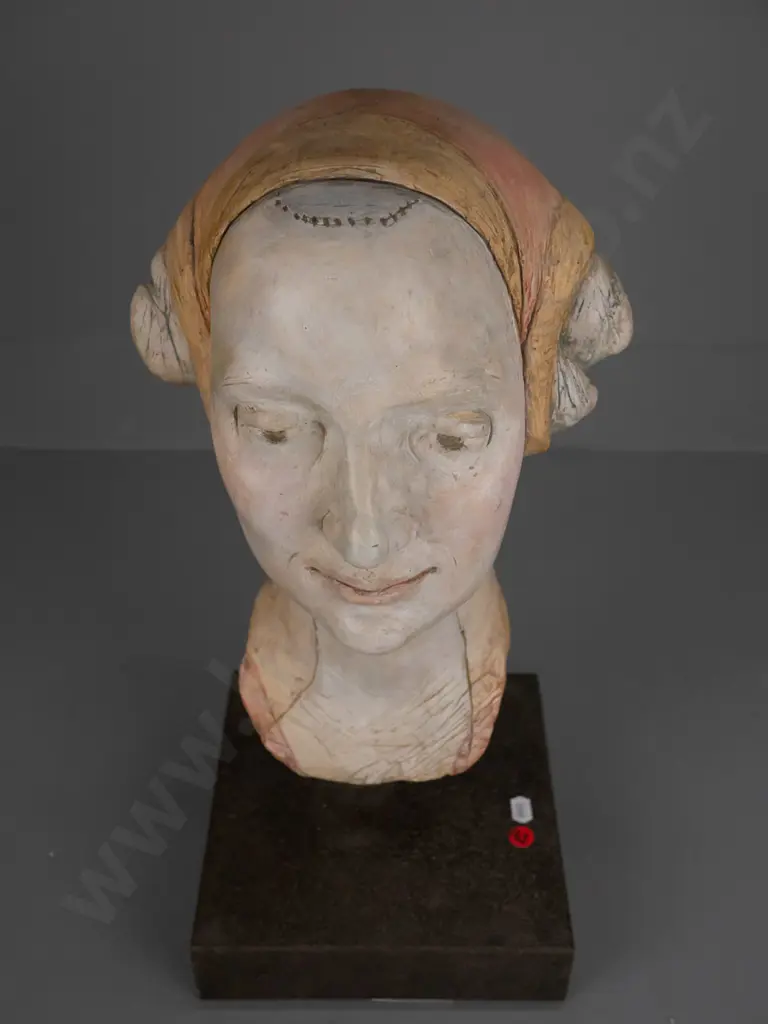 Margriet Wundhusen 2006, -  plaster head on stand "Renaiss Woman"  H-440 Image 1++