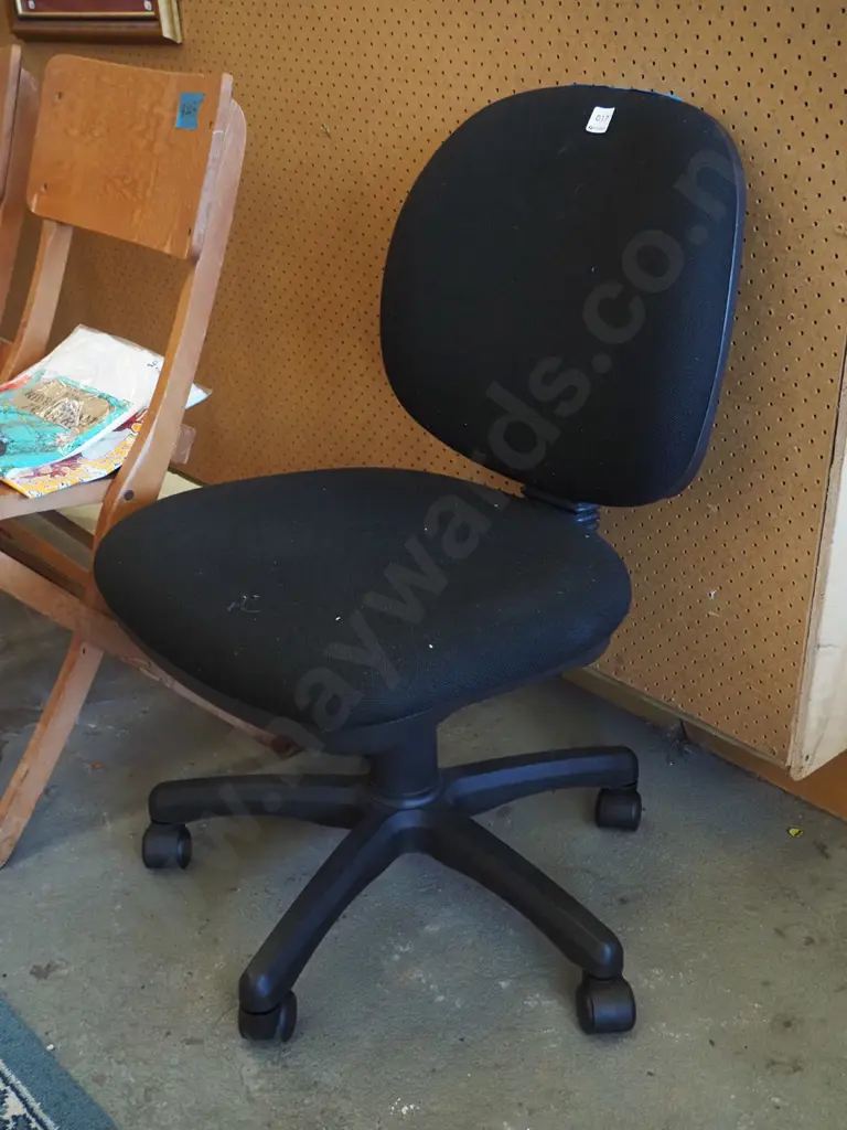 office chair Image 1++
