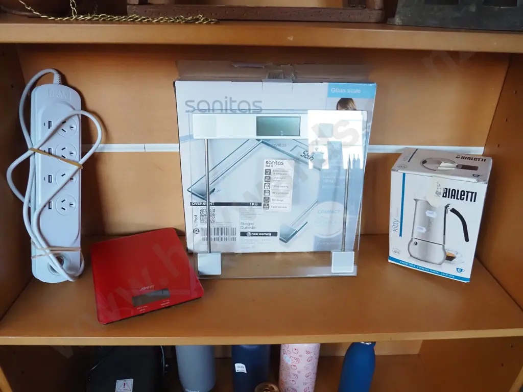 bathroom scales, kitchen scales, stove top espresso, usb multi-box Image 1++