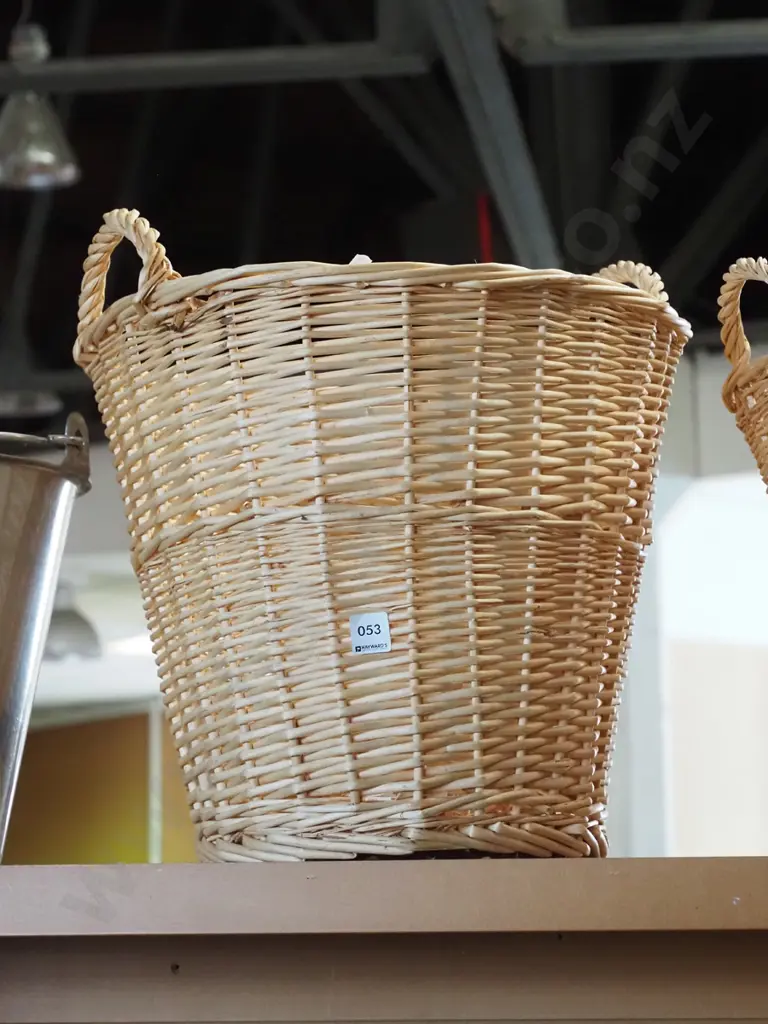 cane wood basket/laundry hamper Image 1++