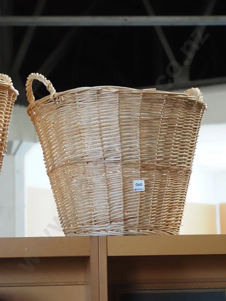 cane wood/laundry basket Image 1++