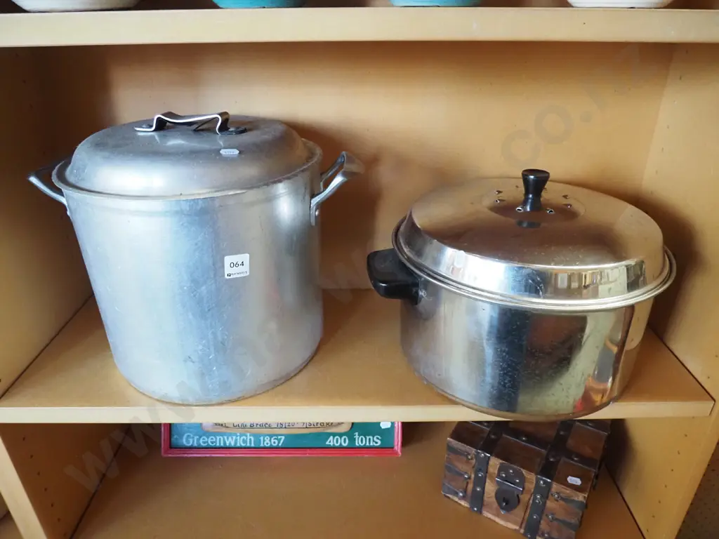 aluminium stock, large stainless steel pot Image 1++