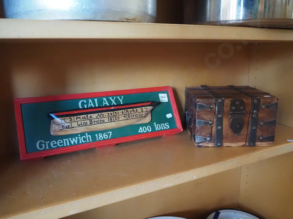 half hull model boat - The Galaxy 1867, metal bound wooden trunk Image 1++