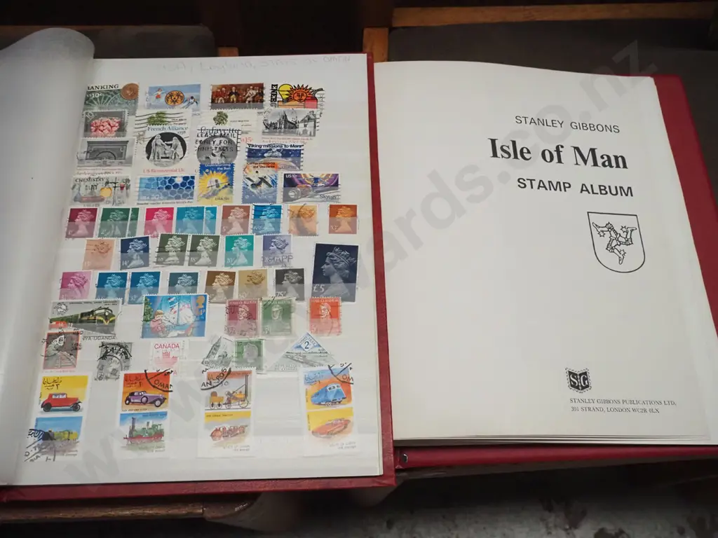 6x stamp albums Image 1++