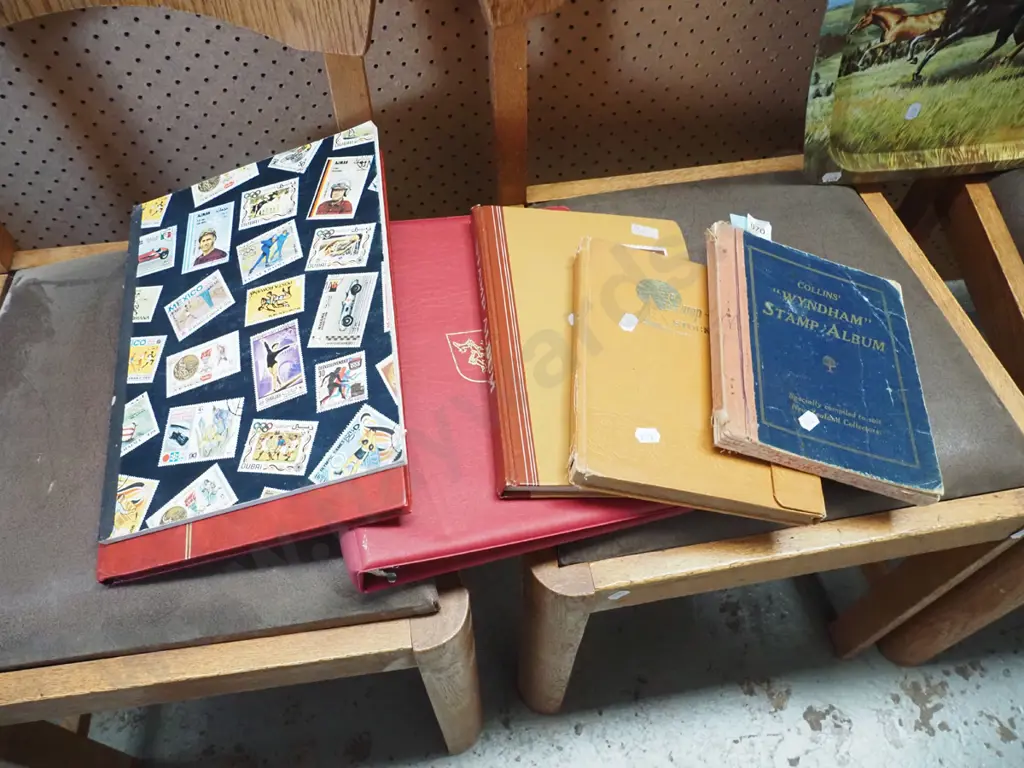 6x stamp albums Image 1++