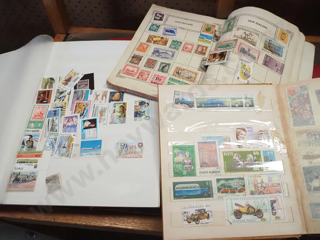 6x stamp albums Image 1++