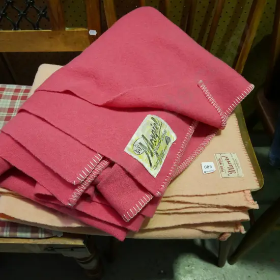 2x pink woollen blankets