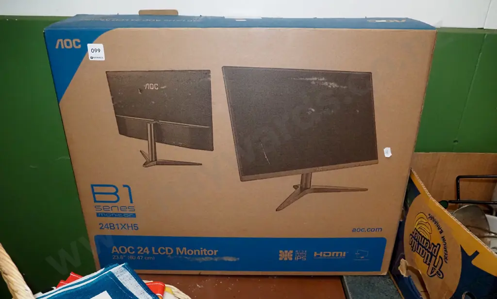 as-new boxed AOC 24" LCD computer monitor Image 1++