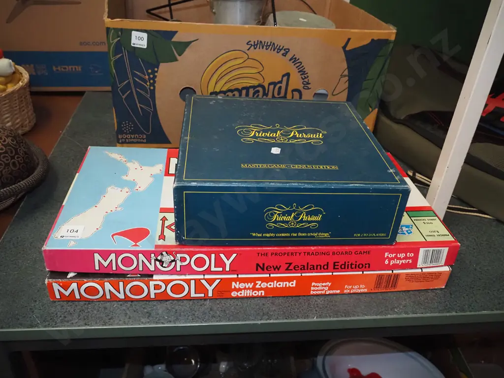 2x Monopoly, 1x Trivial Pursuit Image 1++