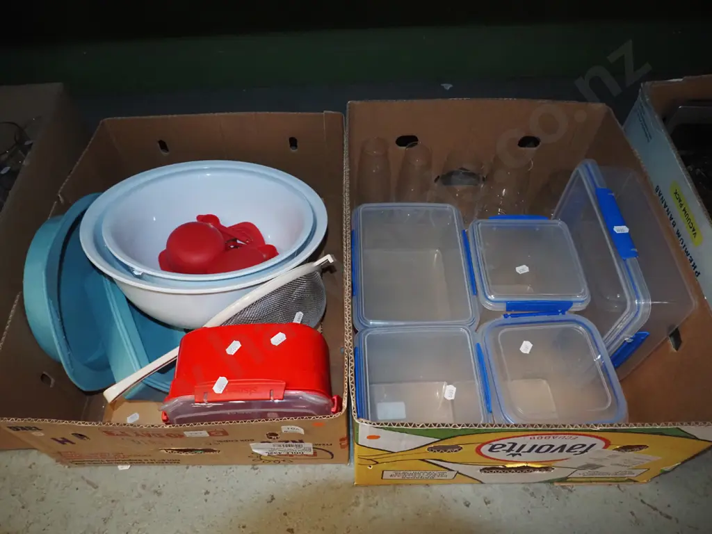 2x boxes; glass ware, Sistema containers, plastic mixing bowls etc Image 1++