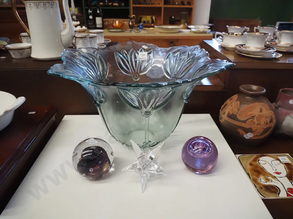 large frilled edge glass bowl with tulips H-230 Diam-420, 3x paperweights Image 1++
